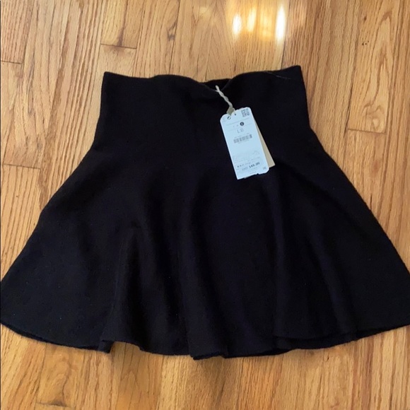 Black knit mini skirt - Picture 1 of 5